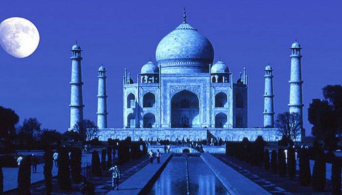 Images of Taj Mahal at Night