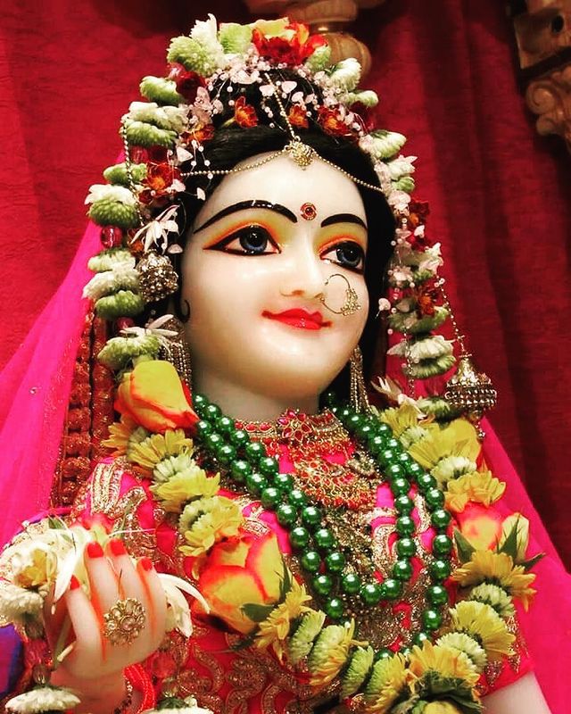 Radha Rani Cute Krishna Deewani Image